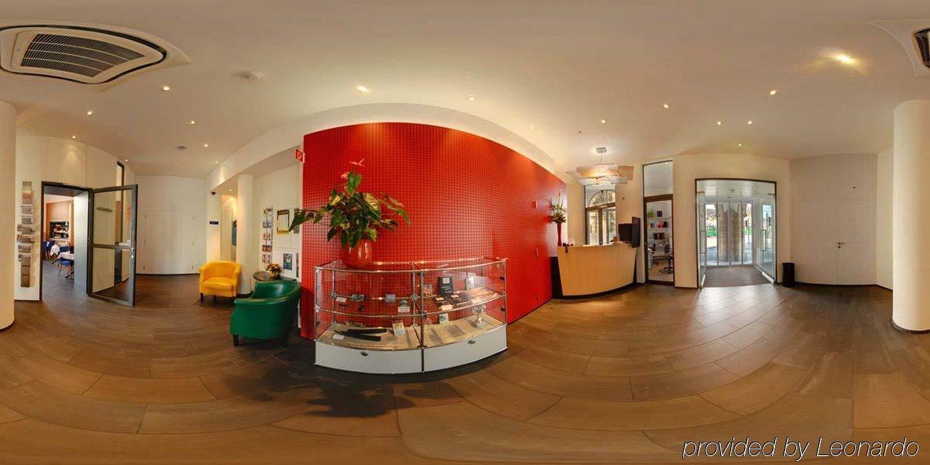 Royal Hotel - Urban Living Базель Интерьер фото