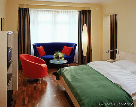Royal Hotel - Urban Living Базель Экстерьер фото
